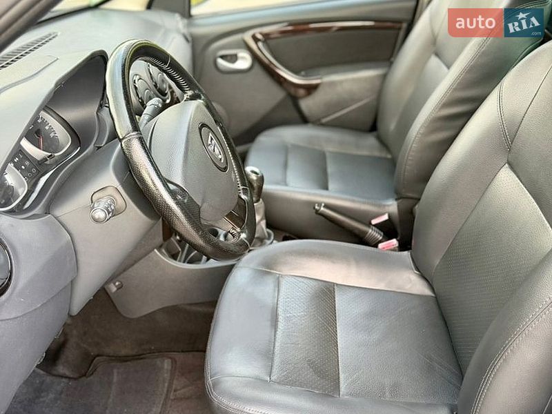 Позашляховик / Кросовер Dacia Duster 2013 в Тернополі