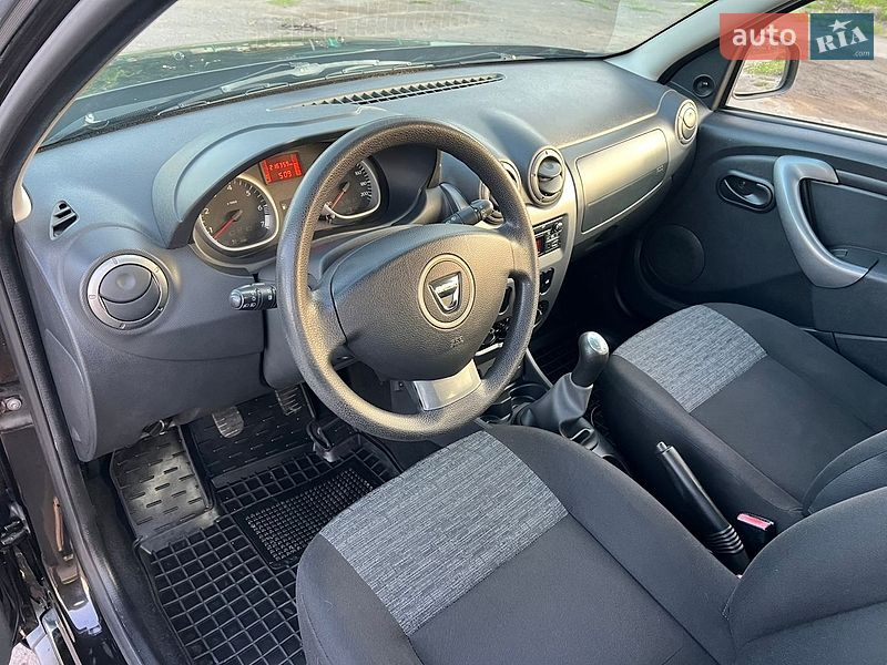 Позашляховик / Кросовер Dacia Duster 2012 в Дубні
