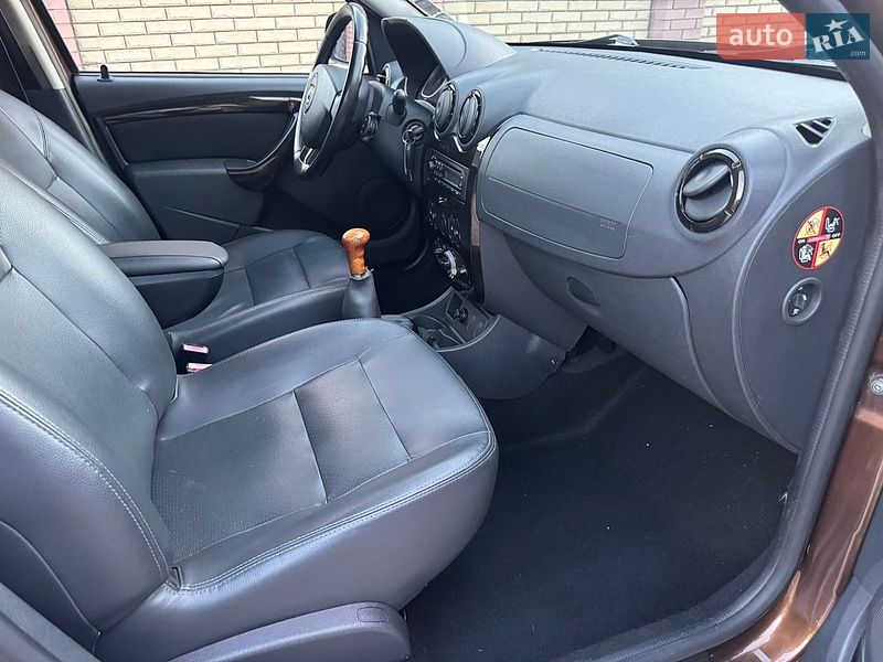 Внедорожник / Кроссовер Dacia Duster 2011 в Ахтырке