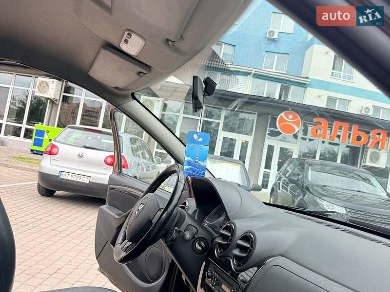 Позашляховик / Кросовер Dacia Duster 2011 в Івано-Франківську