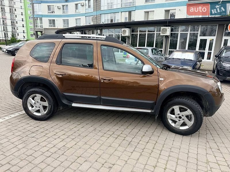 Позашляховик / Кросовер Dacia Duster 2011 в Івано-Франківську