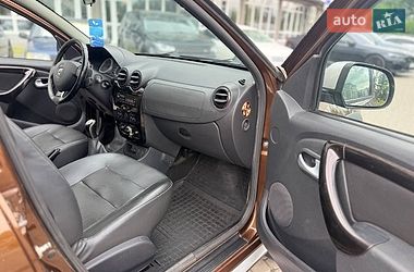 Позашляховик / Кросовер Dacia Duster 2011 в Івано-Франківську