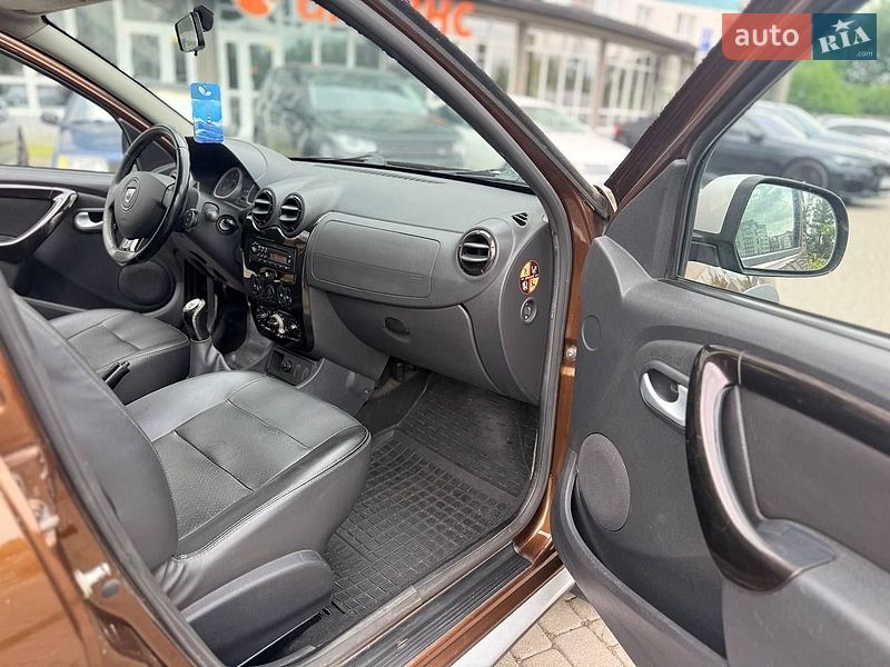 Позашляховик / Кросовер Dacia Duster 2011 в Івано-Франківську