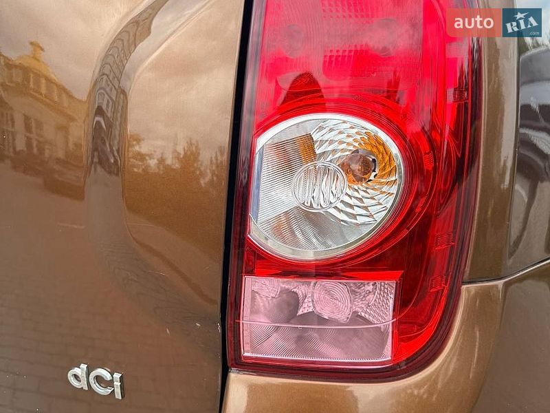 Позашляховик / Кросовер Dacia Duster 2011 в Івано-Франківську
