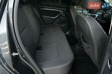 Позашляховик / Кросовер Dacia Duster 2014 в Дубні