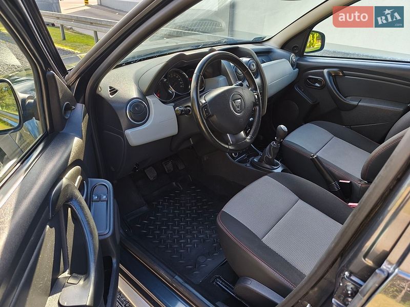 Внедорожник / Кроссовер Dacia Duster 2014 в Мене