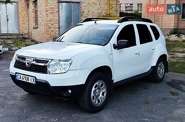 Позашляховик / Кросовер Dacia Duster 2010 в Городищеві