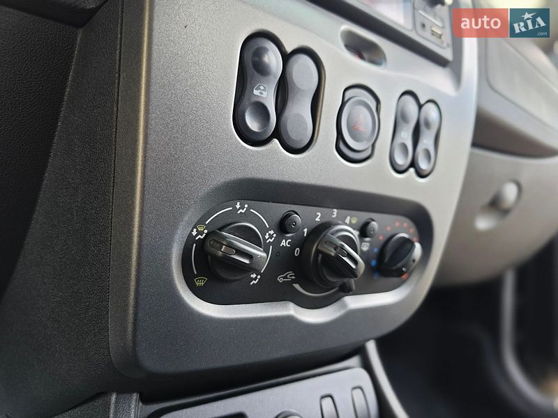 Позашляховик / Кросовер Dacia Duster 2012 в Луцьку