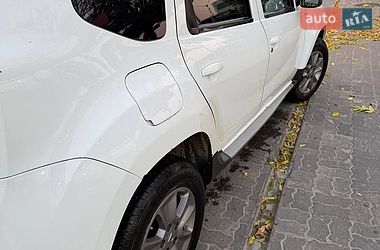 Позашляховик / Кросовер Dacia Duster 2016 в Львові