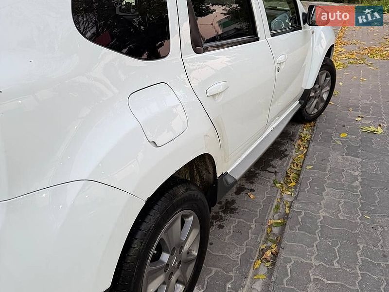 Позашляховик / Кросовер Dacia Duster 2016 в Львові