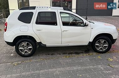 Позашляховик / Кросовер Dacia Duster 2016 в Львові