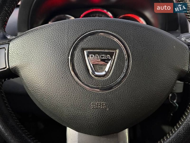 Позашляховик / Кросовер Dacia Duster 2016 в Львові