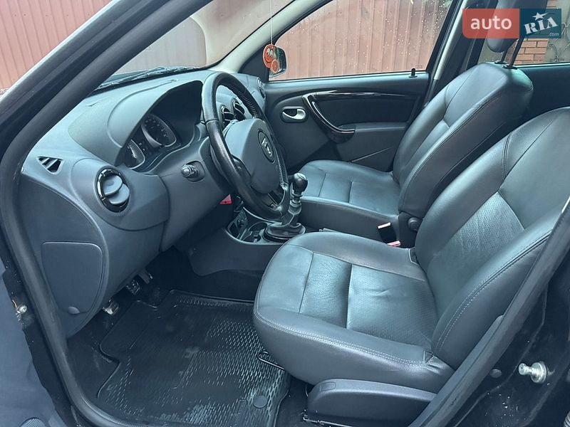 Позашляховик / Кросовер Dacia Duster 2012 в Охтирці