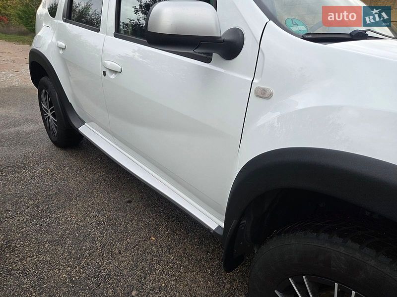 Внедорожник / Кроссовер Dacia Duster 2011 в Каменском