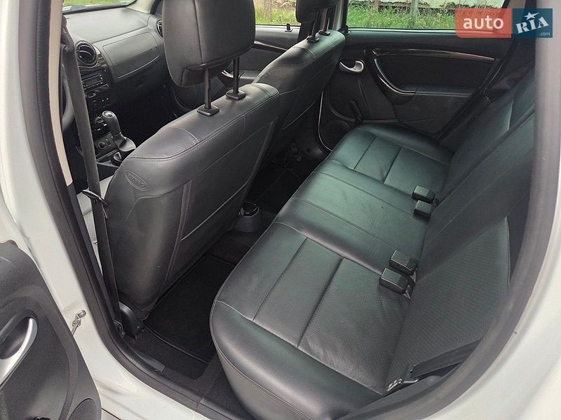 Внедорожник / Кроссовер Dacia Duster 2011 в Каменском