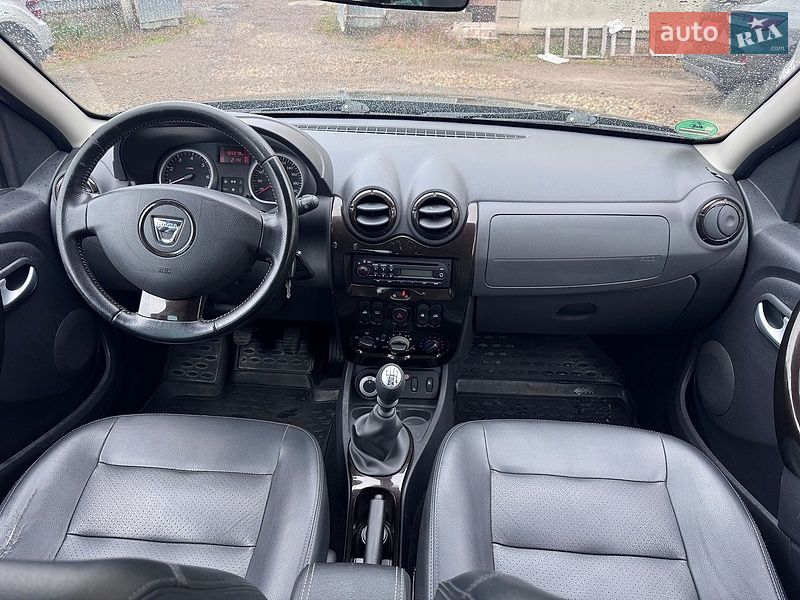 Позашляховик / Кросовер Dacia Duster 2010 в Стрию