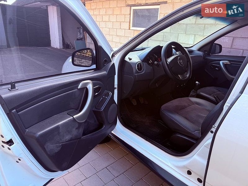 Позашляховик / Кросовер Dacia Duster 2016 в Дубні