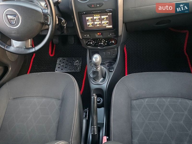 Позашляховик / Кросовер Dacia Duster 2015 в Новоархангельську