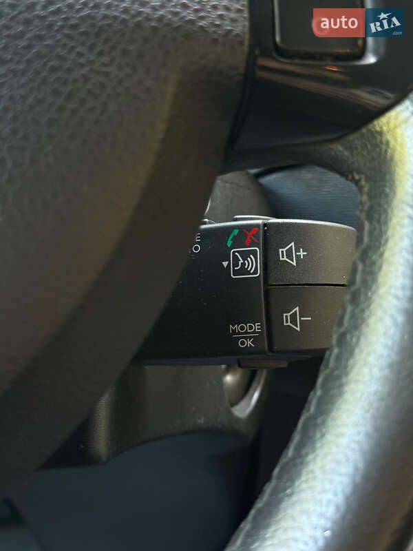 Минивэн Dacia Lodgy Stepway 2016 в Стрые фото 29 Минивэн Dacia Lodgy Stepway 2016 в Стрые