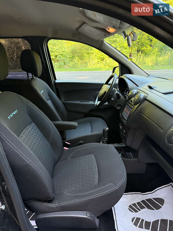 Минивэн Dacia Lodgy Stepway 2016 в Стрые фото 74 Минивэн Dacia Lodgy Stepway 2016 в Стрые