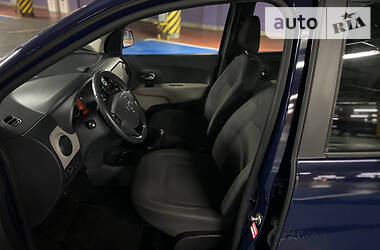 Мінівен Dacia Lodgy 2013 в 