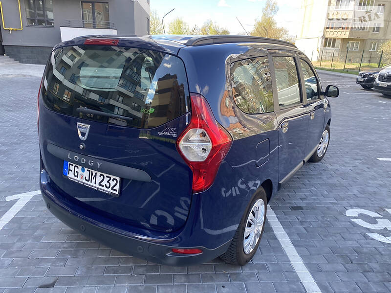 Мінівен Dacia Lodgy 2013 в Луцьку