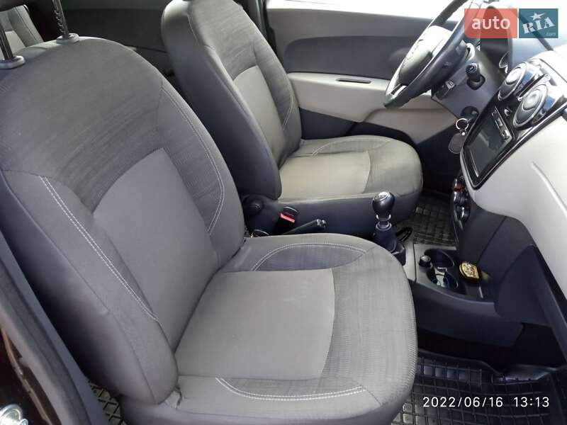 Універсал Dacia Lodgy 2013 в Ізяславі