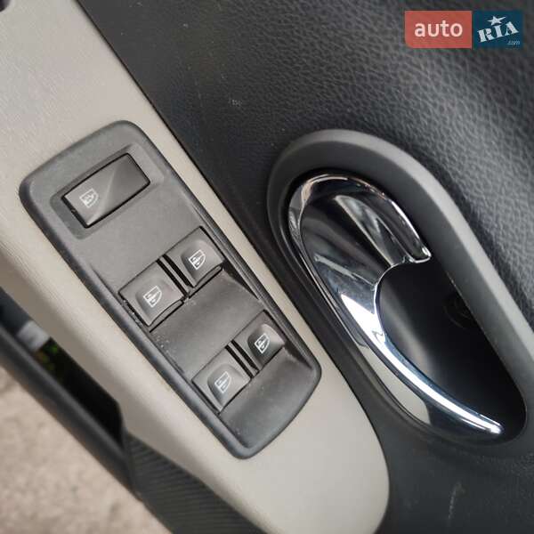 Мінівен Dacia Lodgy 2012 в Черкасах