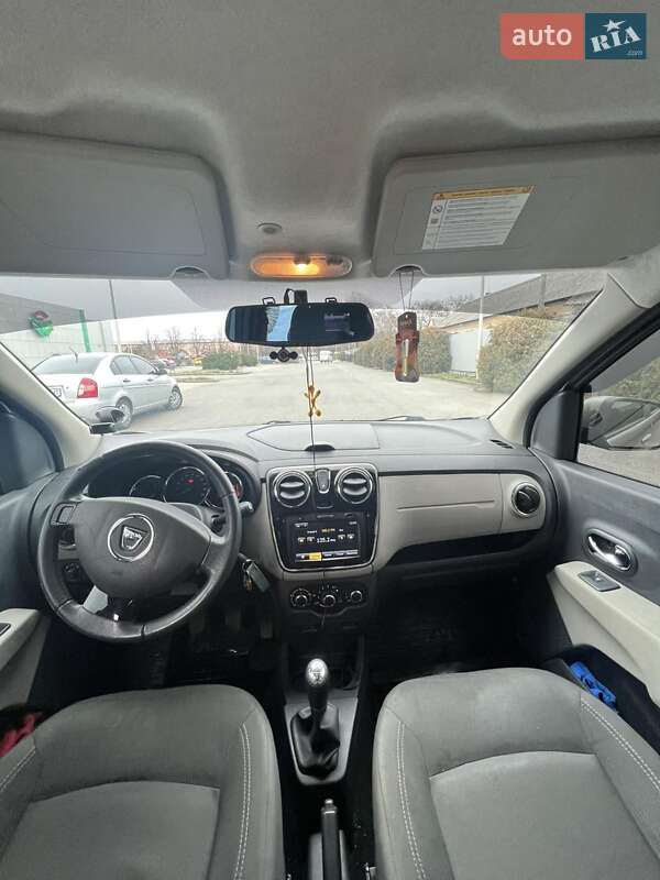 Мінівен Dacia Lodgy 2013 в Ужгороді