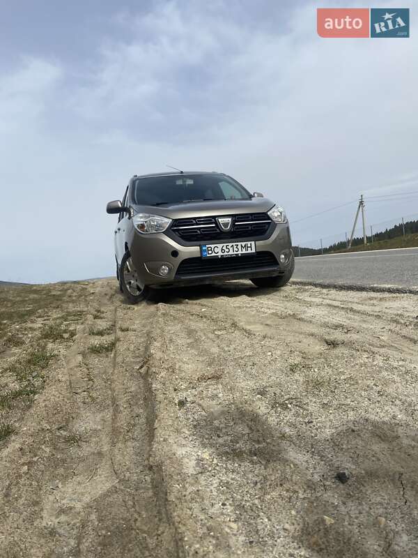 Мінівен Dacia Lodgy 2012 в Львові