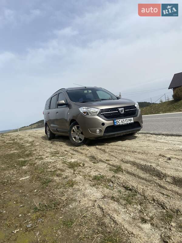 Мінівен Dacia Lodgy 2012 в Львові