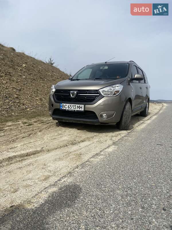 Мінівен Dacia Lodgy 2012 в Львові