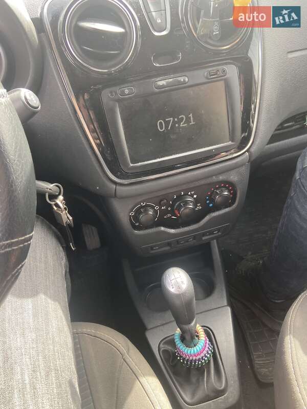 Мінівен Dacia Lodgy 2012 в Львові