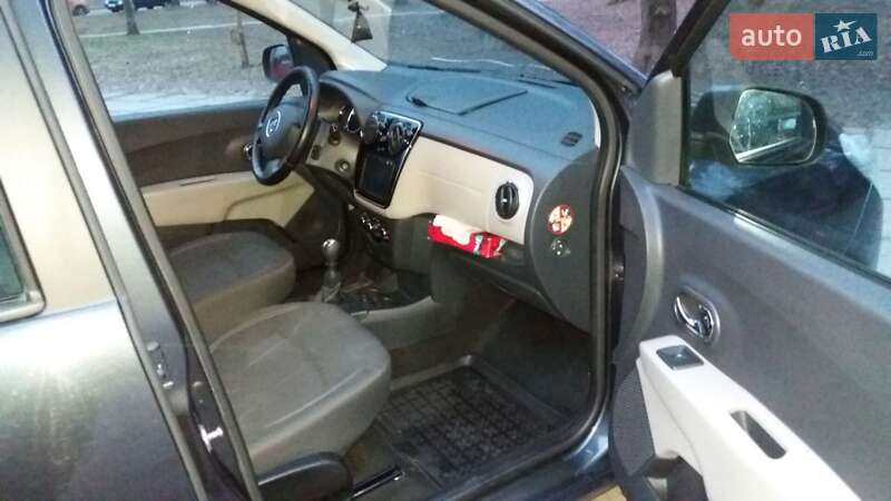 Минивэн Dacia Lodgy 2013 в Львове