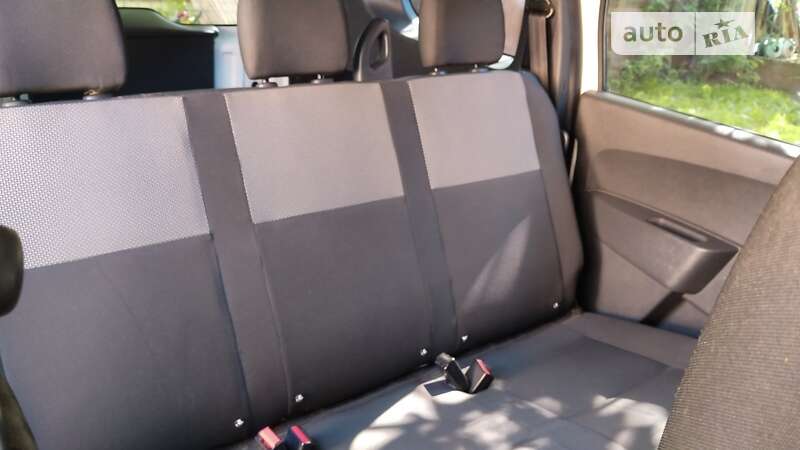Минивэн Dacia Lodgy 2013 в Львове