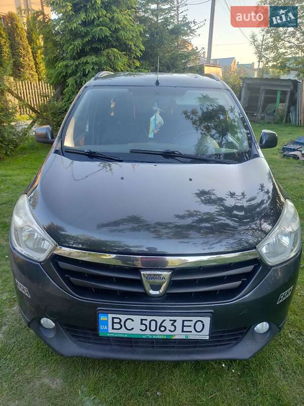 Мінівен Dacia Lodgy 2012 в Львові