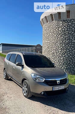 Мінівен Dacia Lodgy 2012 в Волочиську