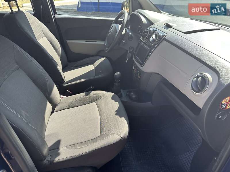 Мінівен Dacia Lodgy 2012 в Лебедині