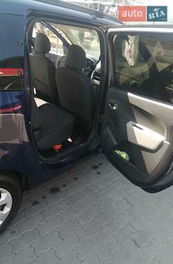 Минивэн Dacia Lodgy 2013 в 