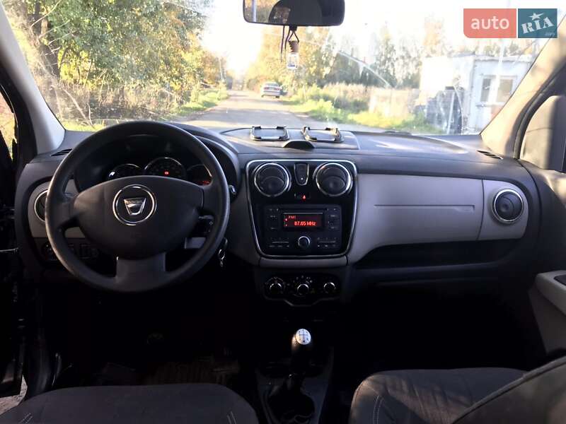 Минивэн Dacia Lodgy 2013 в 