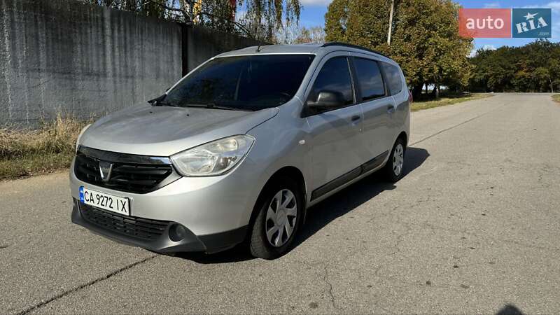 Мінівен Dacia Lodgy 2013 в Умані