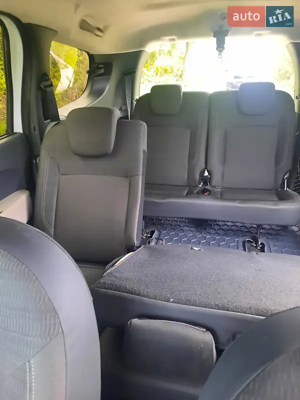 Dacia Lodgy 2012
