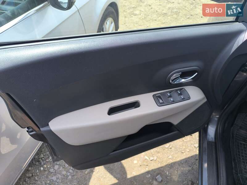 Минивэн Dacia Lodgy 2012 в Луцке