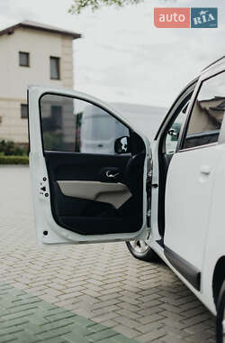 Мінівен Dacia Lodgy 2012 в 