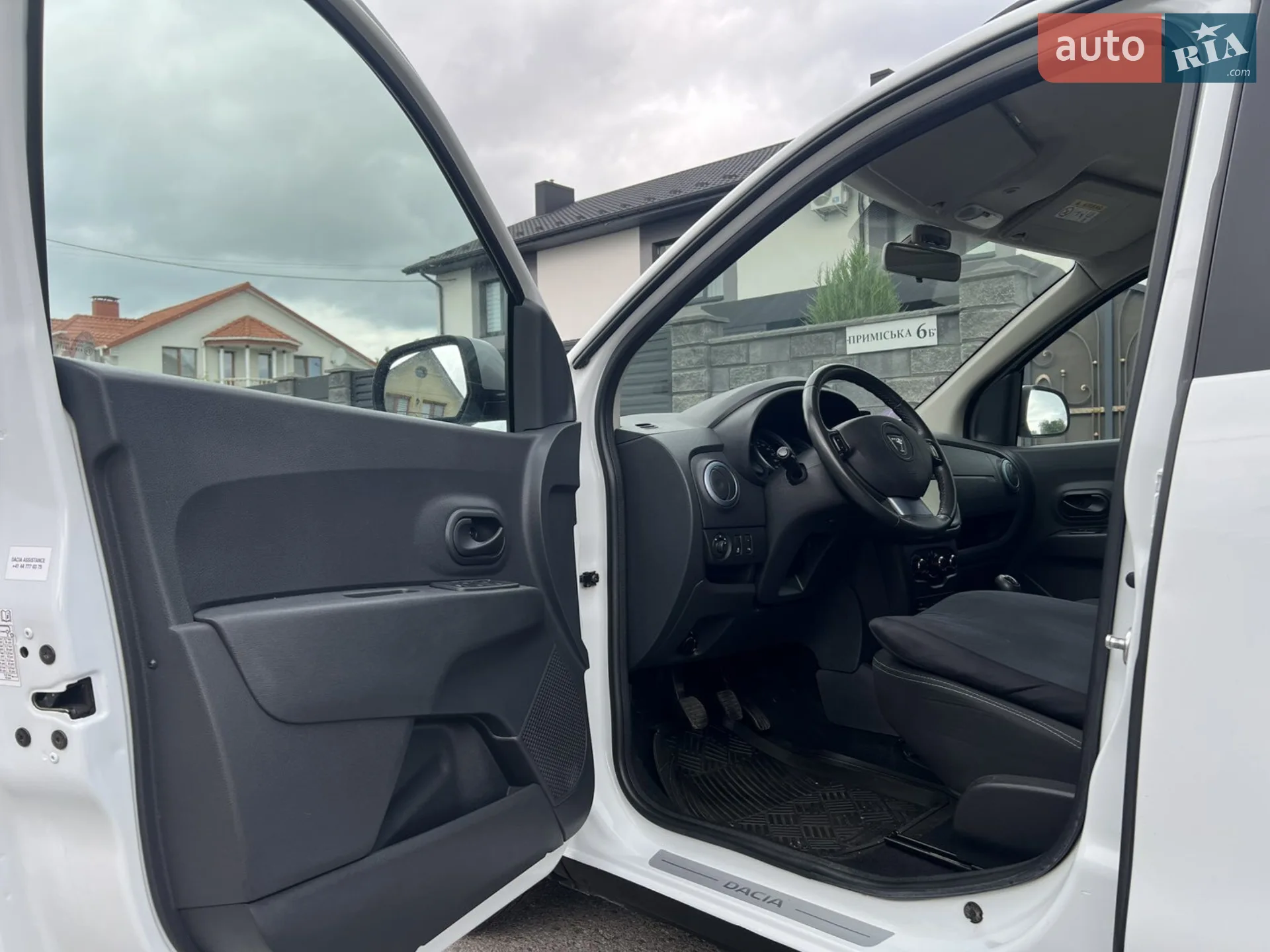 2016 Dacia Lodgy - мініатюра 9