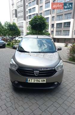 Минивэн Dacia Lodgy 2014 в 