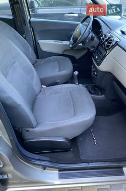 Минивэн Dacia Lodgy 2013 в 
