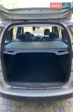 Минивэн Dacia Lodgy 2013 в 