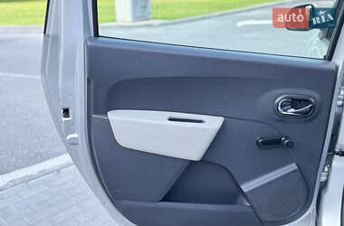 Минивэн Dacia Lodgy 2013 в 