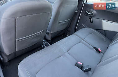Минивэн Dacia Lodgy 2013 в 